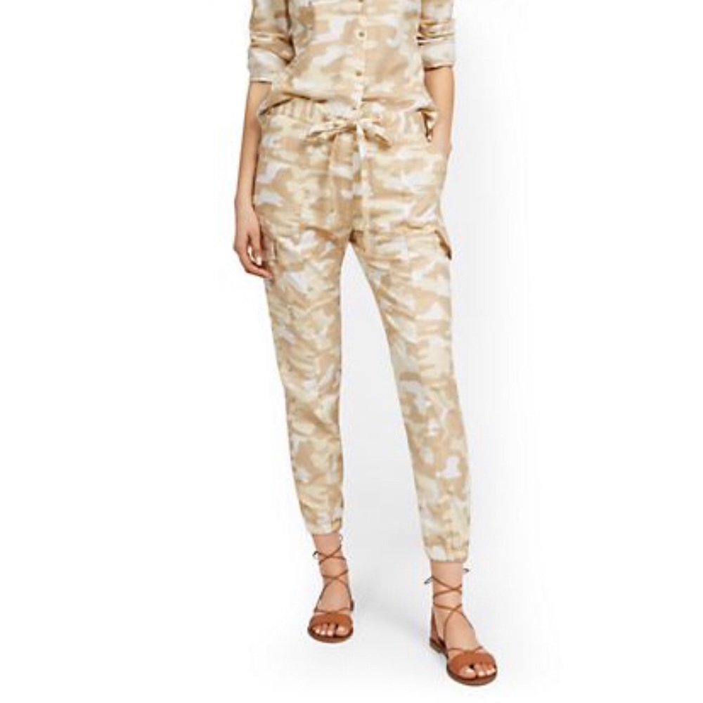 Linen-Blend High-WaistedCargoJoggerPant-Camo-Print